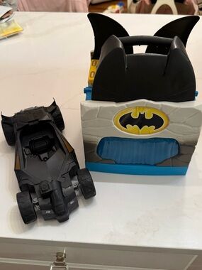 Little People Batman Playset with Carry Case and Batcar